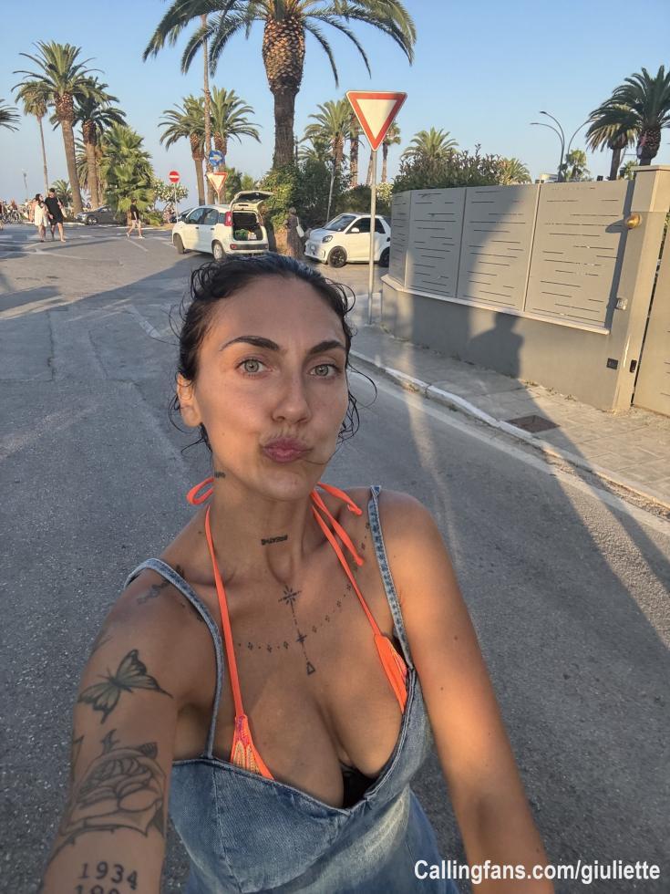 Ciao amici sono al mareee vi ho lasciato dei contenuti super sexy…. Mi raccomando😜😜😜